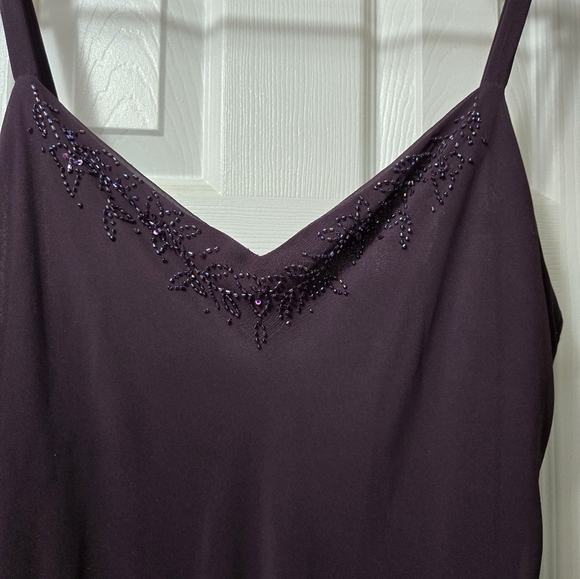 Women's gown with flared hem - size 16 (fits like a 14) - Picture 2 of 7